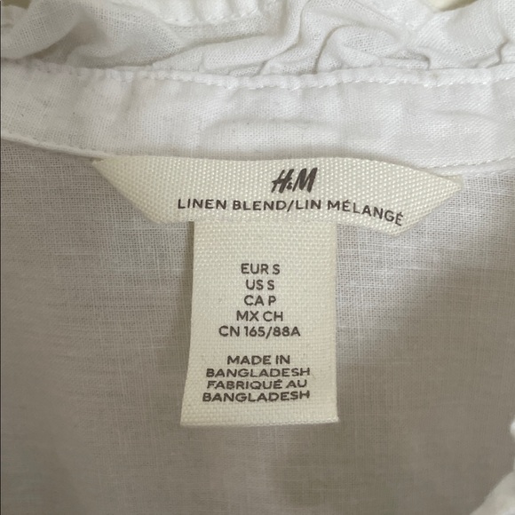 H&M Women's White Ruffled Button-Up Top - Picture 2 of 4